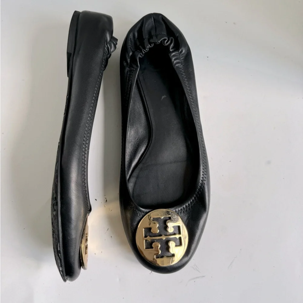 Tory Burch Black Minnie Reva leather Flats. Size 9